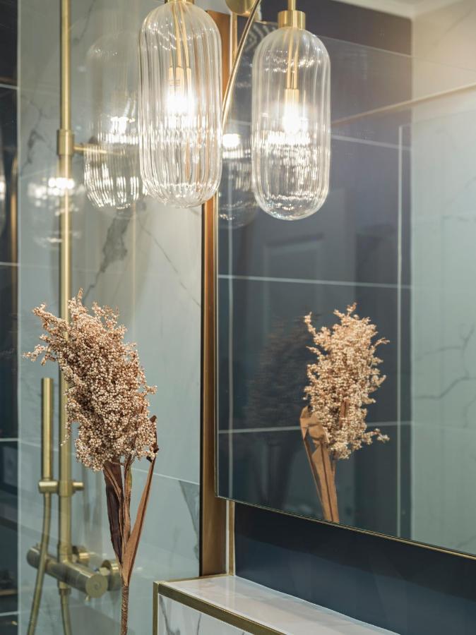 The Pompadour Suite Paris Exterior foto